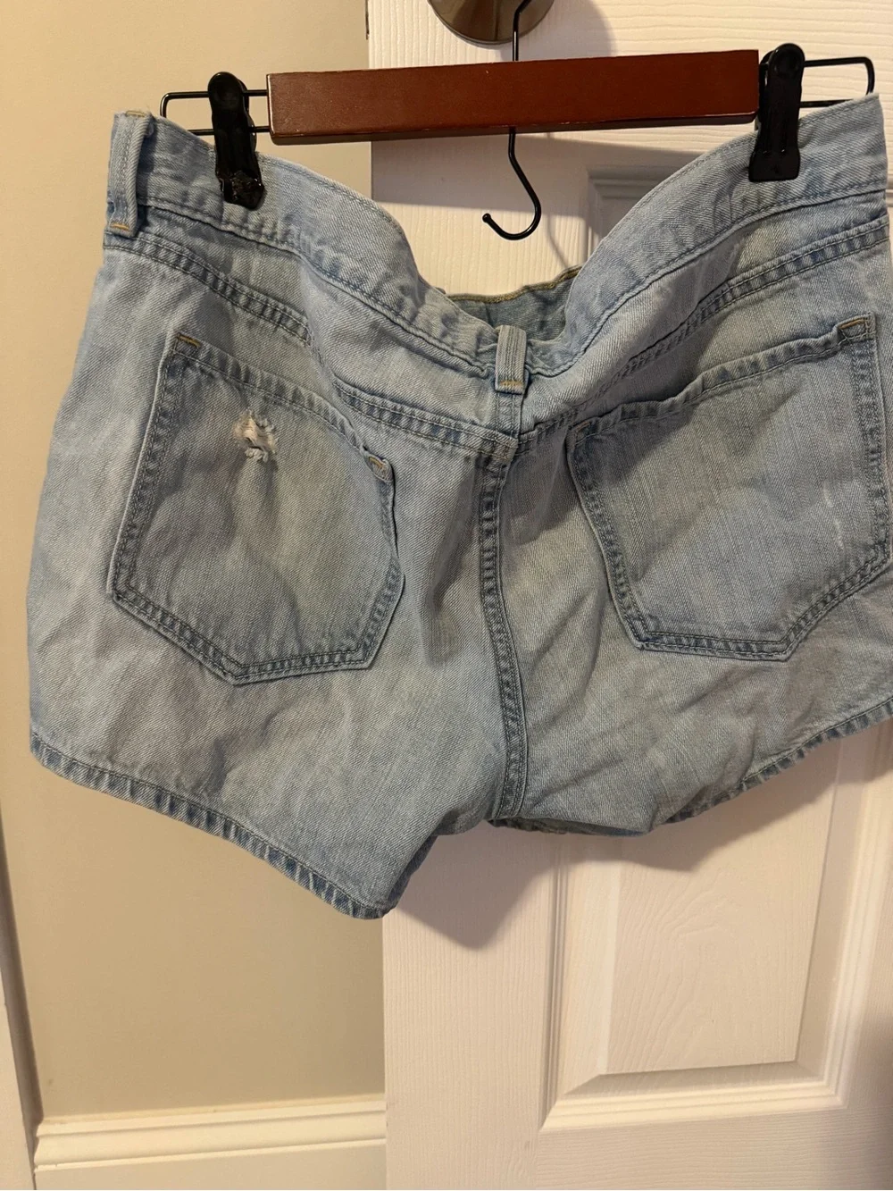 Old Navy Light wash women’s cotton Denim Shorts 12